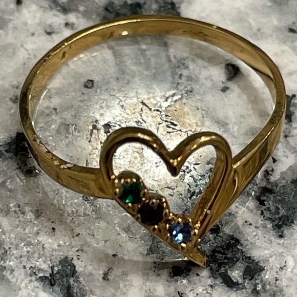 Heart Promise Ring Gold Tone Multicolor Gemstone Sample minimalist Ring Sz 6.75 - Picture 7 of 10
